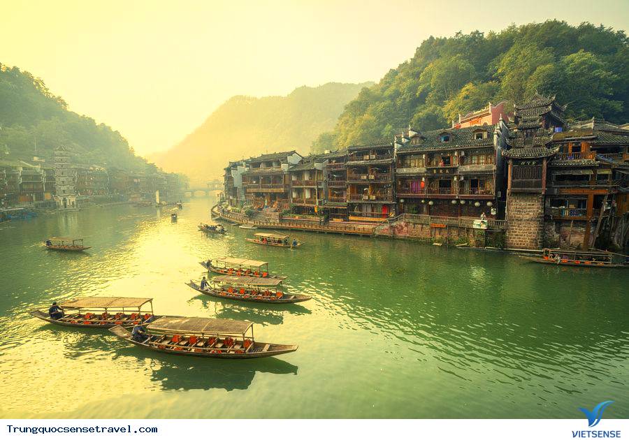 Tour du lịch Phượng Hoàng Cổ Trấn - Ảnh 4 Tour du lịch Phượng Hoàng Cổ Trấn - Ảnh 4