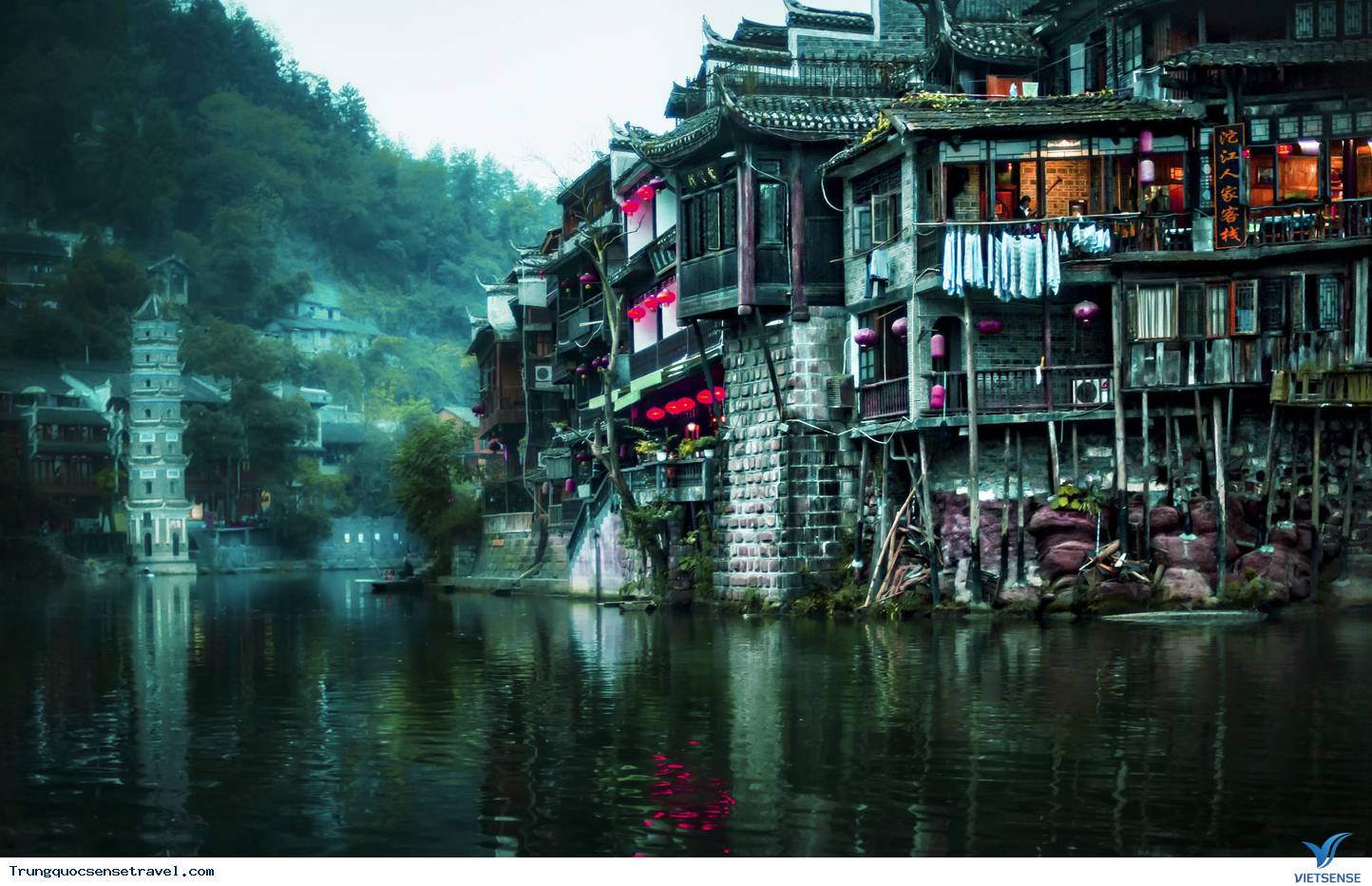 Tour du lịch Phượng Hoàng Cổ Trấn - Ảnh 3 Tour du lịch Phượng Hoàng Cổ Trấn - Ảnh 3