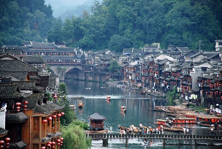 Ghé thăm 8 cổ trấn đẹp như tranh ở Trung Quốc