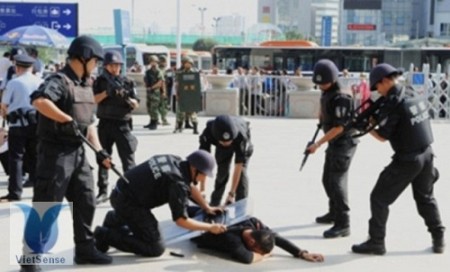 Trung Quốc: bắt nhóm du khách nước ngoài nghi liên quan tới khủng bố