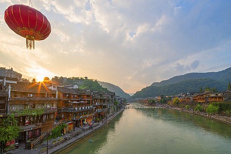 Trương Gia Giới - Phượng Hoàng Cổ Trấn 5 ngày 4 đêm