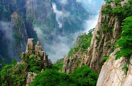 Vẻ đẹp kỳ vĩ của những ngọn núi huyền thoại trong giới võ lâm Trung Hoa