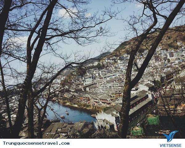 Khám phá chốn bồng lai tiên cảnh Phượng Hoàng Cổ Trấn tại Trung Quốc - Ảnh 1