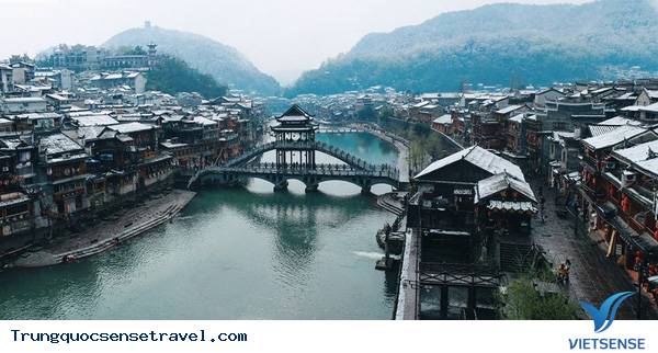 Khám phá chốn bồng lai tiên cảnh Phượng Hoàng Cổ Trấn tại Trung Quốc - Ảnh 2