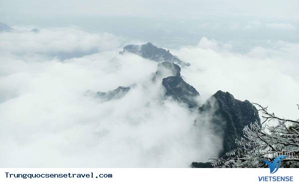 Khám phá Thiên Môn Sơn mùa băng tuyết tại Trương Gia Giới - Ảnh 5