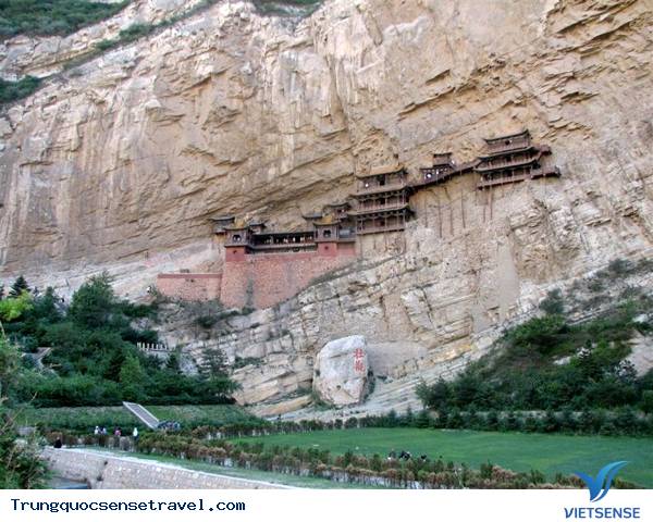 Lạ mắt với ngôi chùa hơn 1500 năm trên núi của Trung Quốc - Ảnh 3