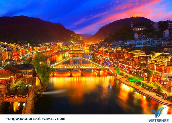 Phượng Hoàng Cổ Trấn – Thị trấn mộng mơ - Ảnh 4 Phượng Hoàng Cổ Trấn – Thị trấn mộng mơ - Ảnh 4