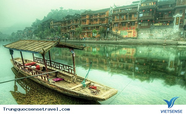 Phượng Hoàng Cổ Trấn – Thị trấn mộng mơ - Ảnh 1 Phượng Hoàng Cổ Trấn – Thị trấn mộng mơ - Ảnh 1