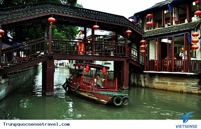 Ghé thăm 8 cổ trấn đẹp như tranh ở Trung Quốc - Ảnh 2 Ghé thăm 8 cổ trấn đẹp như tranh ở Trung Quốc - Ảnh 2