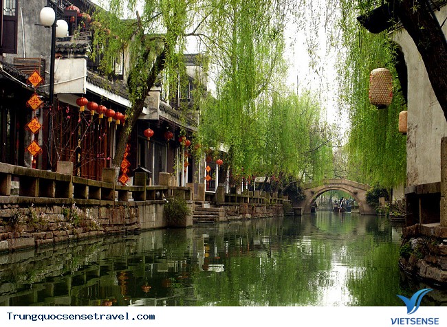 Ghé thăm 8 cổ trấn đẹp như tranh ở Trung Quốc - Ảnh 1 Ghé thăm 8 cổ trấn đẹp như tranh ở Trung Quốc - Ảnh 1