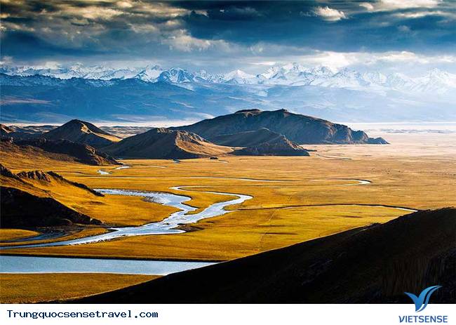 Thảo nguyên Tân Cương - một bức tranh tuyệt mỹ - Ảnh 1 Thảo nguyên Tân Cương - một bức tranh tuyệt mỹ - Ảnh 1