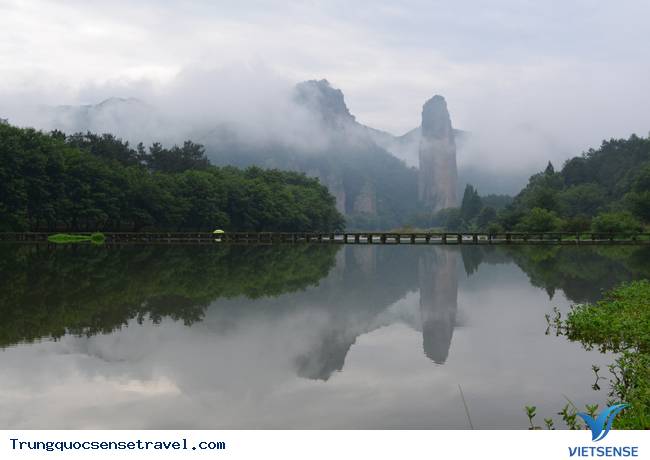 Đỉnh Đỉnh Hồ thuộc huyện Tấn Vân, TP. Lệ Thủy, tỉnh Triết Giang Đỉnh Đỉnh Hồ thuộc huyện Tấn Vân, TP. Lệ Thủy, tỉnh Triết Giang