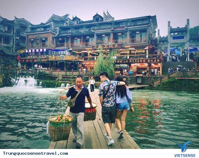 Khám phá Phượng Hoàng Trấn Cổ ngàn năm - Ảnh 5