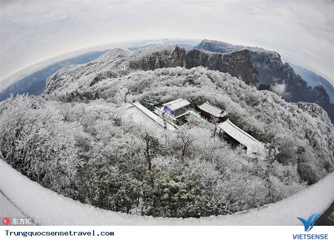 Khám phá Thiên Môn Sơn mùa băng tuyết tại Trương Gia Giới - Ảnh 2