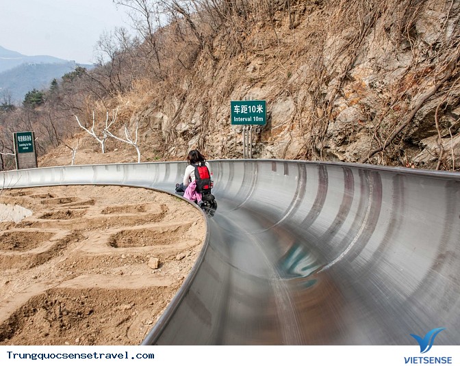 Thưởng thức món vịt quay và những món ăn nổi tiếng khác của Trung Quốc tại thành phố Bắc Kinh.