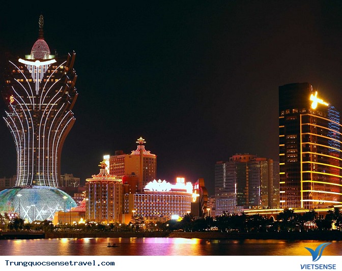 Leo núi Lư Sơn ở Giang Tây để hiểu tại sao các họa sĩ và nhà thơ luôn tìm đến đây để tìm cảm hứng.