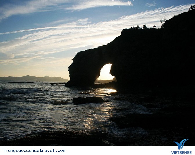 Chiêm ngưỡng đá lạ ở Bãi biển Golden Pebble ở Đại Liên