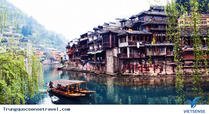 Khám phá chốn bồng lai tiên cảnh Phượng Hoàng Cổ Trấn tại Trung Quốc - Ảnh 3