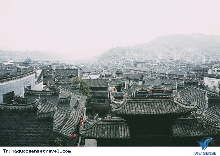 Khám phá Phượng Hoàng Trấn Cổ ngàn năm - Ảnh 3