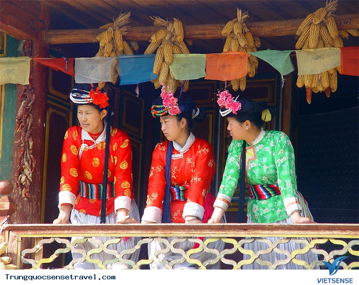 Mosuo - bộ lạc tôn thờ sự độc thân tại Trung Quốc - Ảnh 2 Mosuo - bộ lạc tôn thờ sự độc thân tại Trung Quốc - Ảnh 2