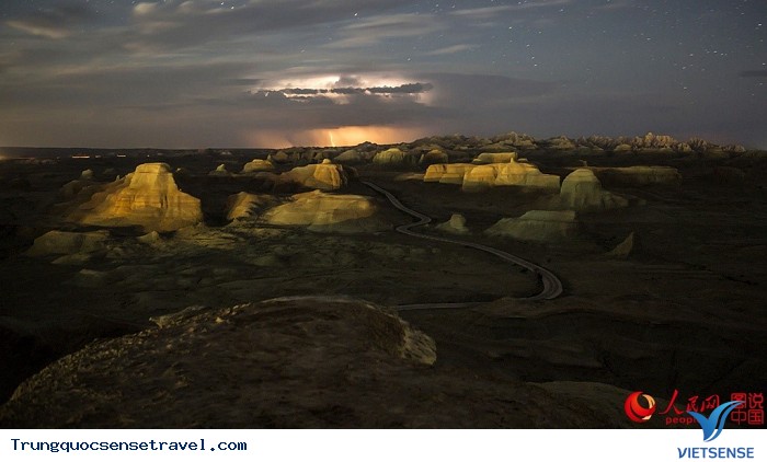 Thảo nguyên Tân Cương - một bức tranh tuyệt mỹ - Ảnh 14 Thảo nguyên Tân Cương - một bức tranh tuyệt mỹ - Ảnh 14