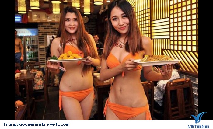 Thưởng thức lẩu với phục vụ mặc đồng phục bikini tại Đài Bắc - Ảnh 3 Thưởng thức lẩu với phục vụ mặc đồng phục bikini tại Đài Bắc - Ảnh 3