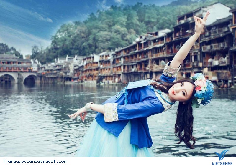 Trương Gia Giới - Phượng Hoàng Cổ Trấn - Bay Khứ Hồi