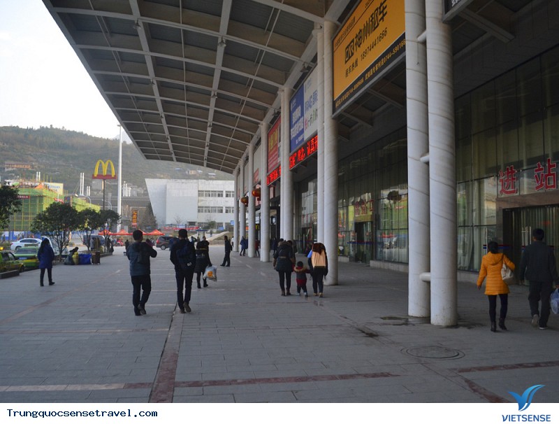 Phượng Hoàng Cổ Trấn trong những ngày nghỉ lễ 30 tháng 4 năm 2025 - Ảnh 2 Phượng Hoàng Cổ Trấn trong những ngày nghỉ lễ 30 tháng 4 năm 2025 - Ảnh 2