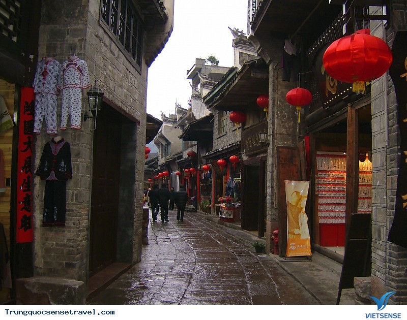 Ngắm cảnh đẹp ở Phượng Hoàng Cổ Trấn - Ảnh 5