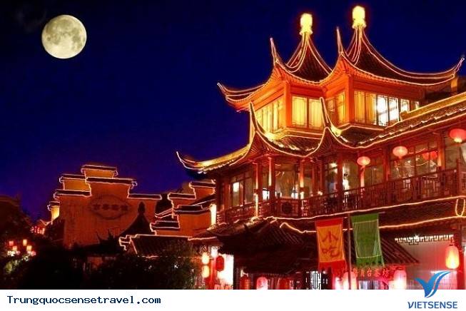 Ngắm trăng khổng lồ trong đêm Trung Thu tại Trung Quốc, 2018 - Ảnh 3 Ngắm trăng khổng lồ trong đêm Trung Thu tại Trung Quốc, 2018 - Ảnh 3