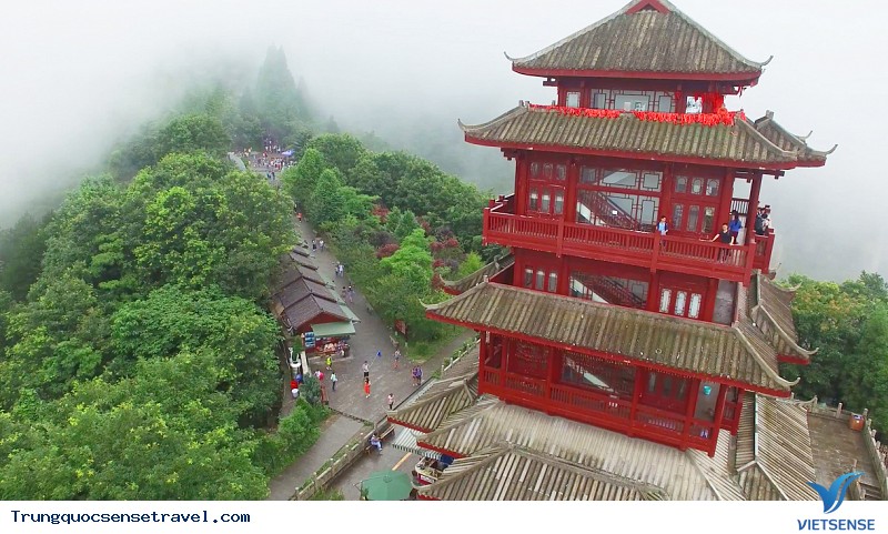 Chùa Cổ trên đỉnh núi