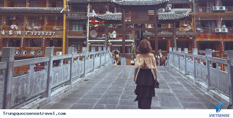 Trương Gia Gới – Phù Dung Trấn – Phượng Hoàng Cổ Trấn – Đồng Nhân 5 Ngày - Bay Khứ Hồi