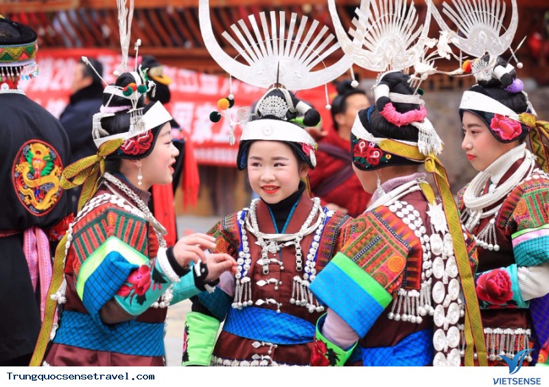 Bạn có biết người bản địa ở Phượng Hoàng Cổ Trấn không biết tiếng nước ngoài ?