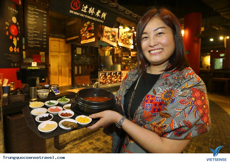 Bạn có biết vì sao người dân trong trấn lại thích các món chua cay hay không ?