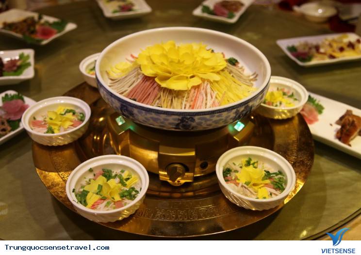 Tham gia bữa tiệc lẩu súp