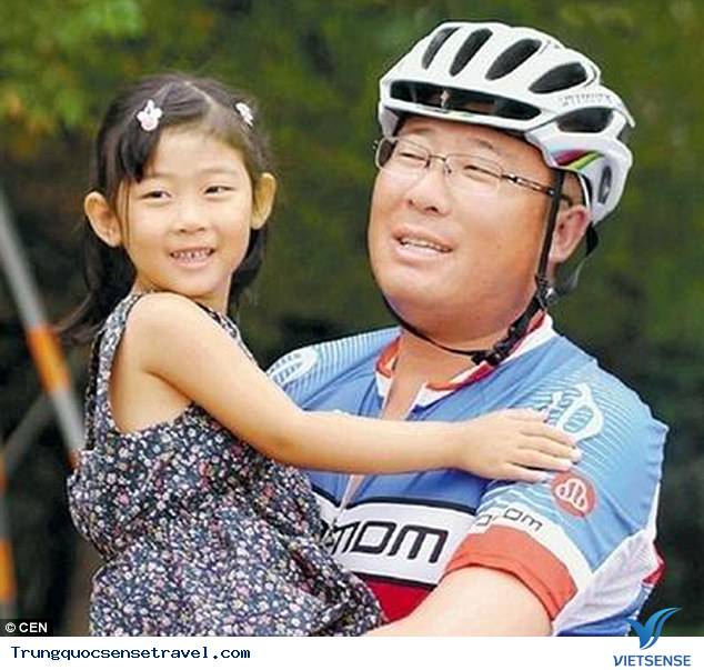 Bé gái 4 tuổi cùng bố khám phá Trung Quốc bằng xe đạp - Ảnh 3