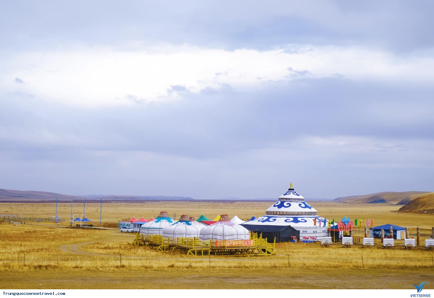 Tấm thảm vàng của cỏ úa nơi thảo nguyên Hô Luân Bối Nhĩ - Ảnh 2 Tấm thảm vàng của cỏ úa nơi thảo nguyên Hô Luân Bối Nhĩ - Ảnh 2