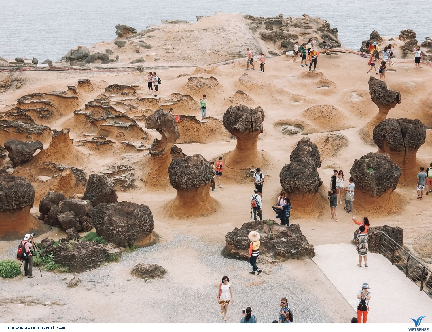 Các địa điểm thăm quan nổi tiếng - Ảnh 3 Các địa điểm thăm quan nổi tiếng - Ảnh 3