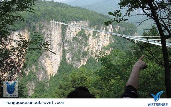 Cầu sàn kính dài nhất thế giới - Trung Quốc