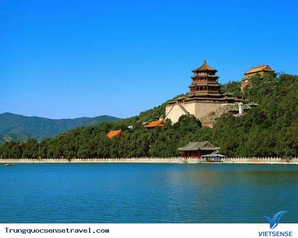 Công viên Bắc Hải - Ốc đảo xanh giữa lòng thủ đô Trung Quốc - Ảnh 1