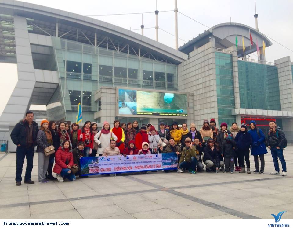 Hình ảnh các đoàn thăm quan Trương Gia Giới - Phượng Hoàng Cổ Trấn - Ảnh 7