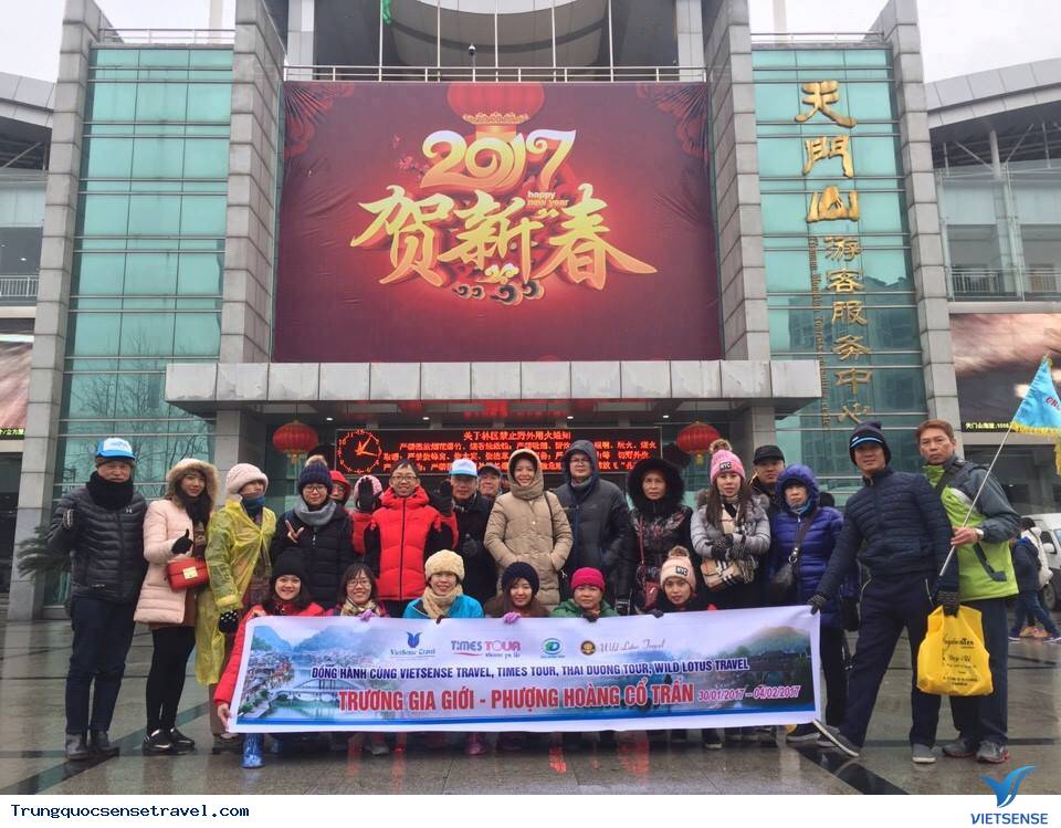 Hình ảnh các đoàn thăm quan Trương Gia Giới - Phượng Hoàng Cổ Trấn - Ảnh 5