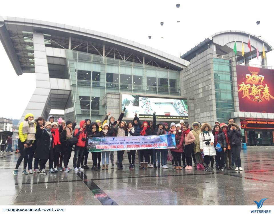 Hình ảnh các đoàn thăm quan Trương Gia Giới - Phượng Hoàng Cổ Trấn - Ảnh 4