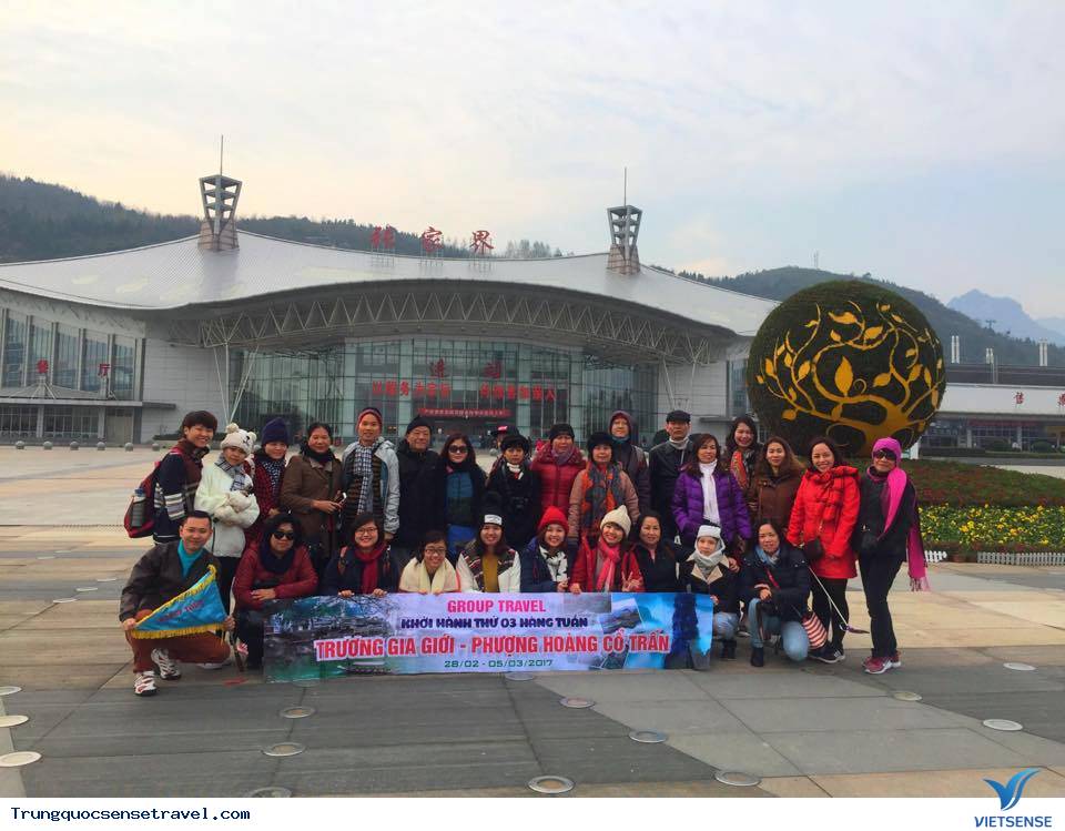 Hình ảnh các đoàn thăm quan Trương Gia Giới - Phượng Hoàng Cổ Trấn - Ảnh 2