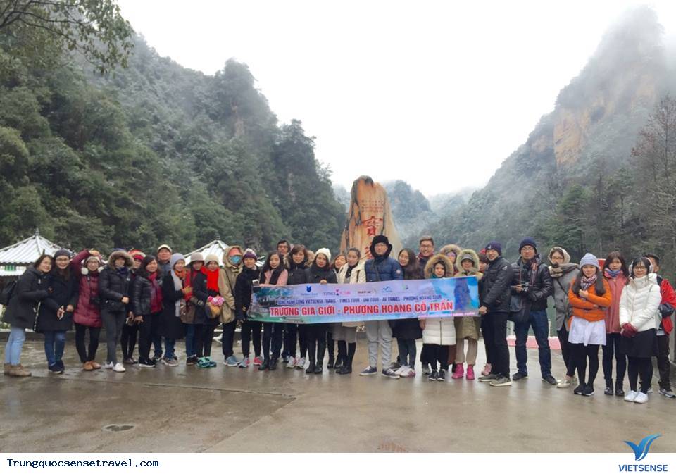 Hình ảnh các đoàn thăm quan Trương Gia Giới - Phượng Hoàng Cổ Trấn - Ảnh 3