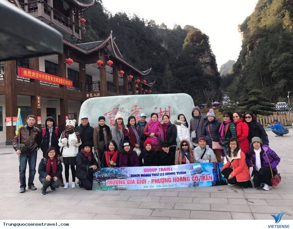 Hình ảnh các đoàn thăm quan Trương Gia Giới - Phượng Hoàng Cổ Trấn - Ảnh 1