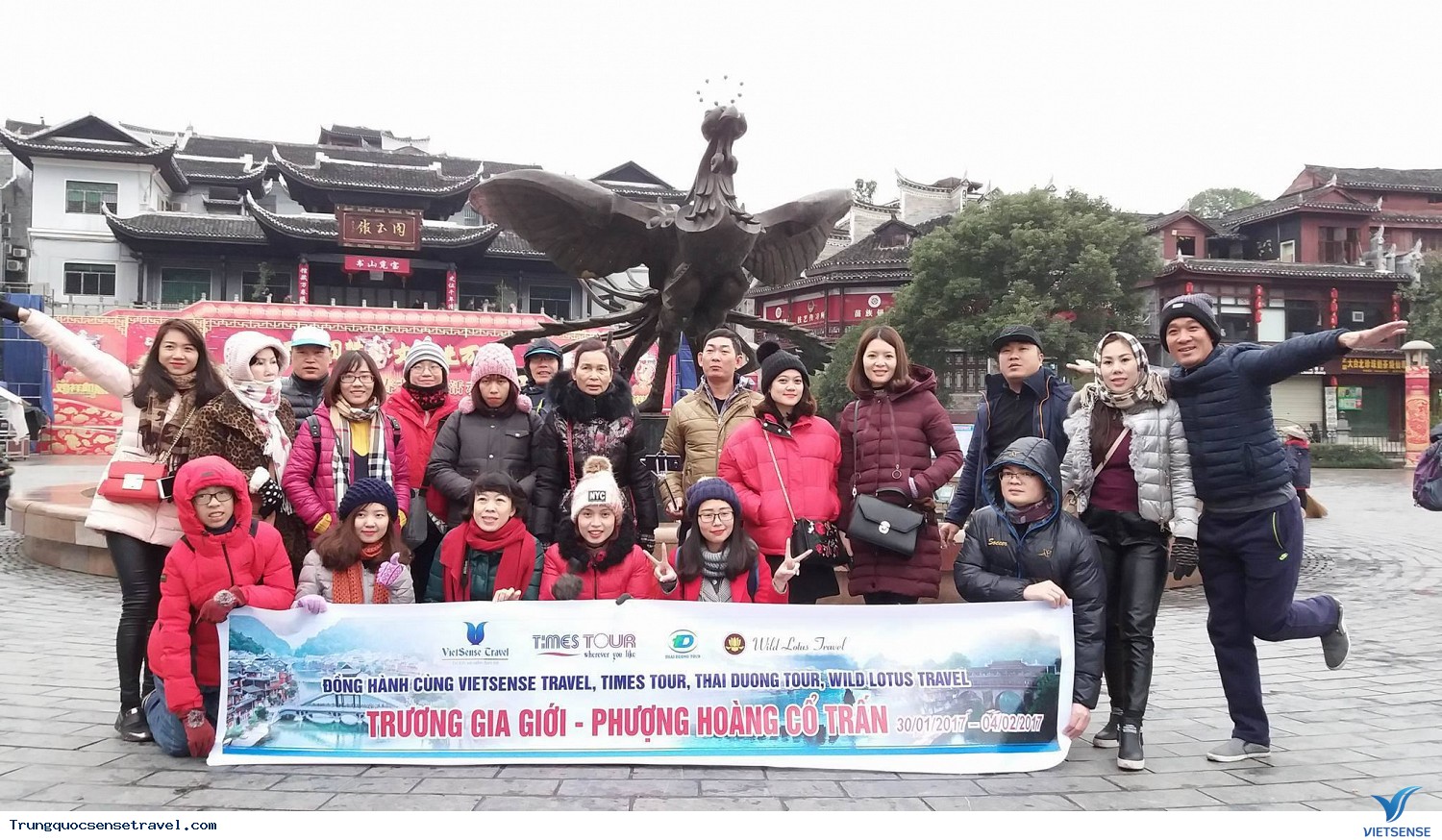 Hình ảnh các đoàn thăm quan Trương Gia Giới - Phượng Hoàng Cổ Trấn - Ảnh 11