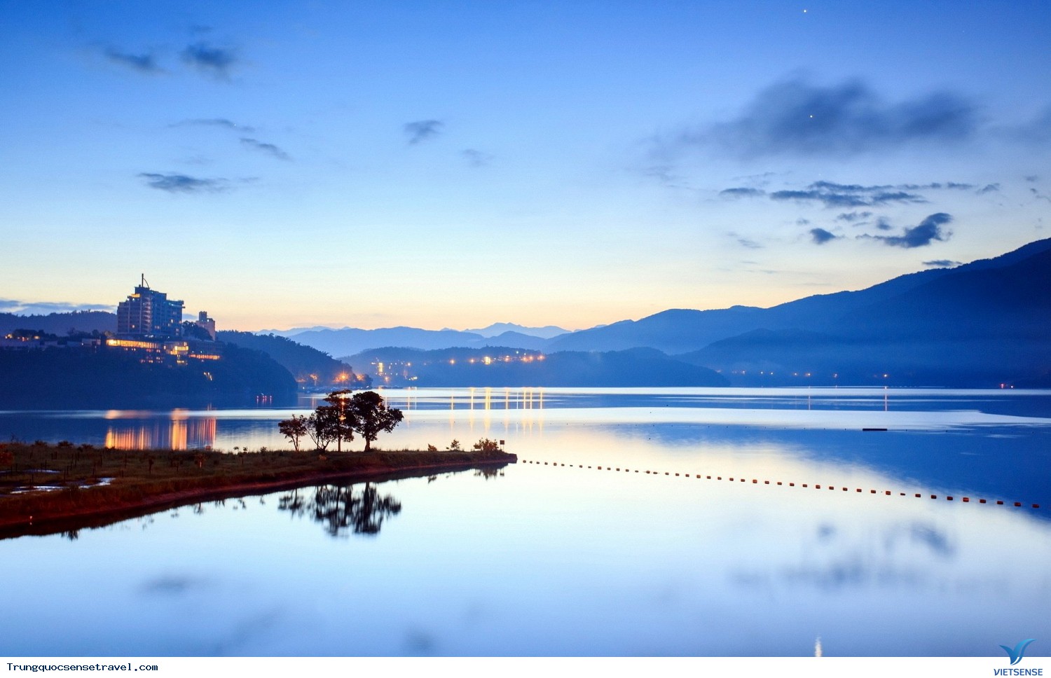 Hồ Nhật Nguyệt