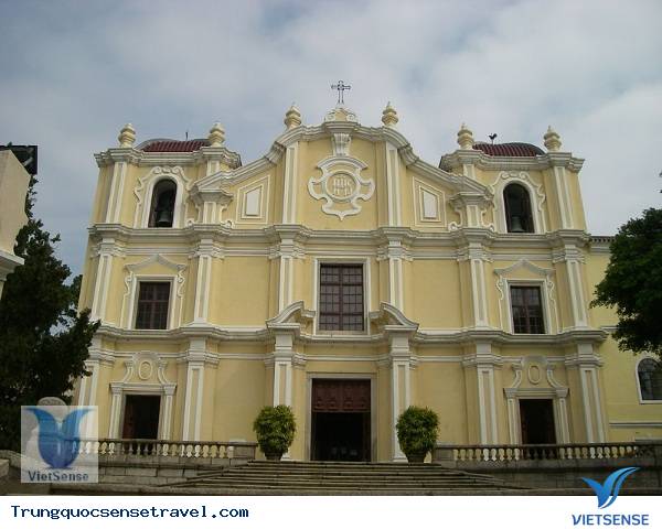 Nhà thờ và Chủng viện St. Joseph