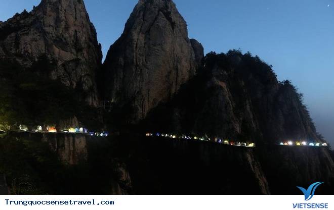 Lễ hội cắm trại trên độ cao 1000m tại Trung Quốc - Ảnh 3